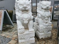 Foo Dogs , Asiatische Kunst , Marmor 1,6 m für Schweinfurt bestellen